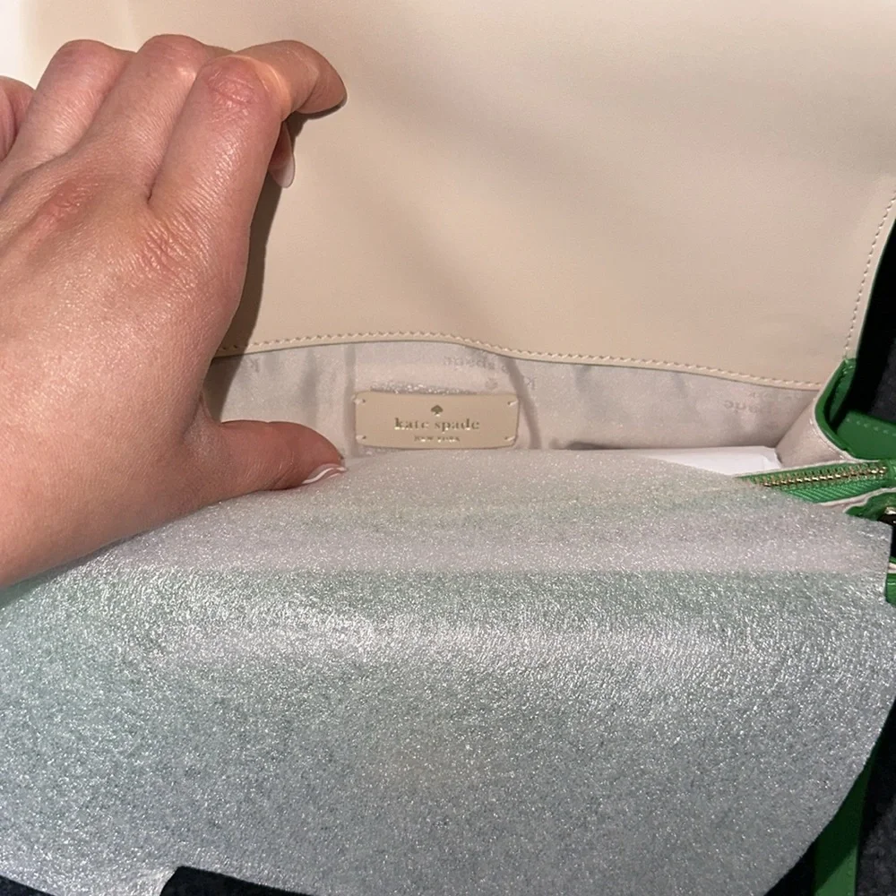 Kate Spade Voyage Small Grain textured Shoulder / Crossbody Bag💚